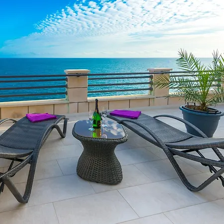 Ella Deluxe Lägenhet